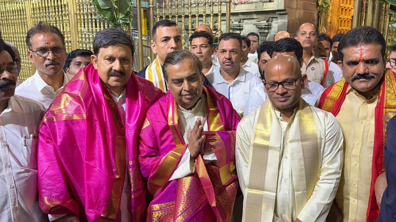 Mukesh Ambani Donated Crores to Shrinathji Temple