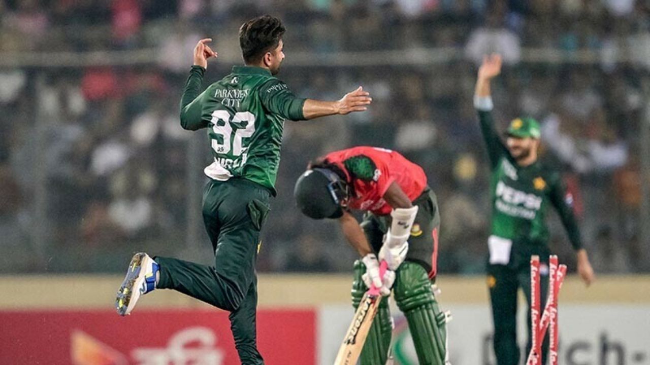 Pakistan Storms Back in Lahore