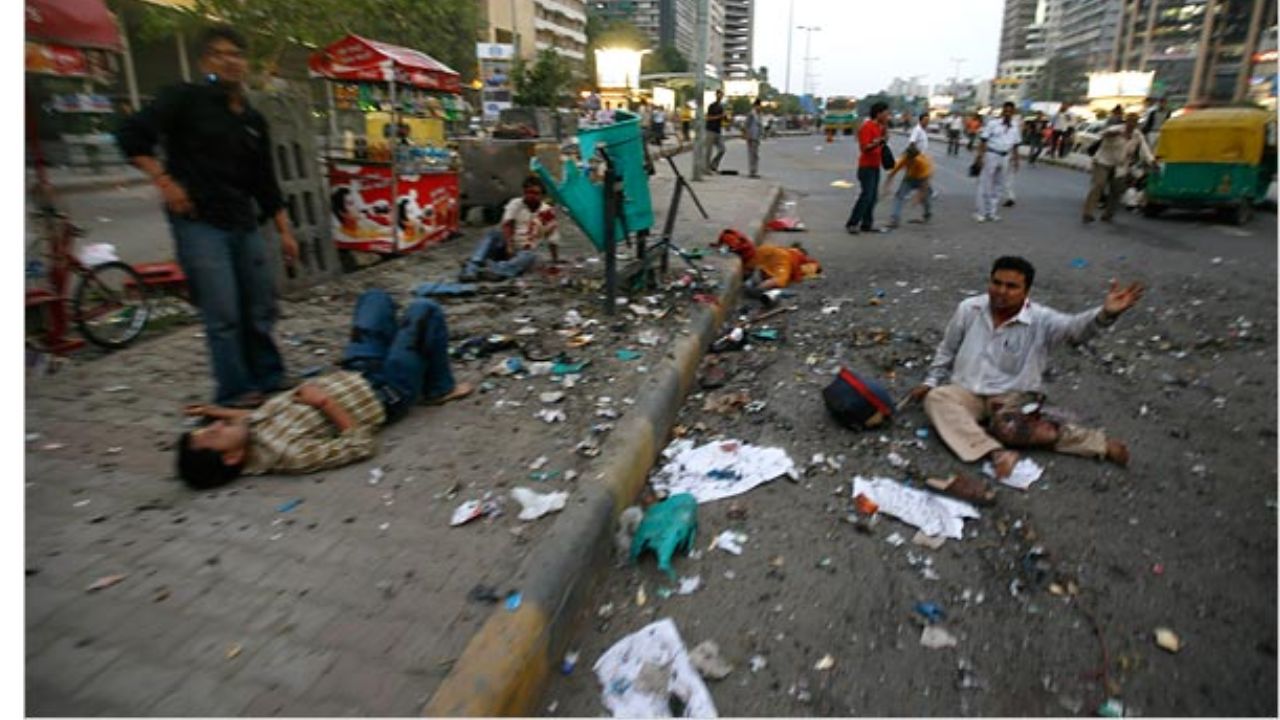 The number of people killed in the Delhi bomb blast has increased. What exactly happened and who was responsible for the explosion